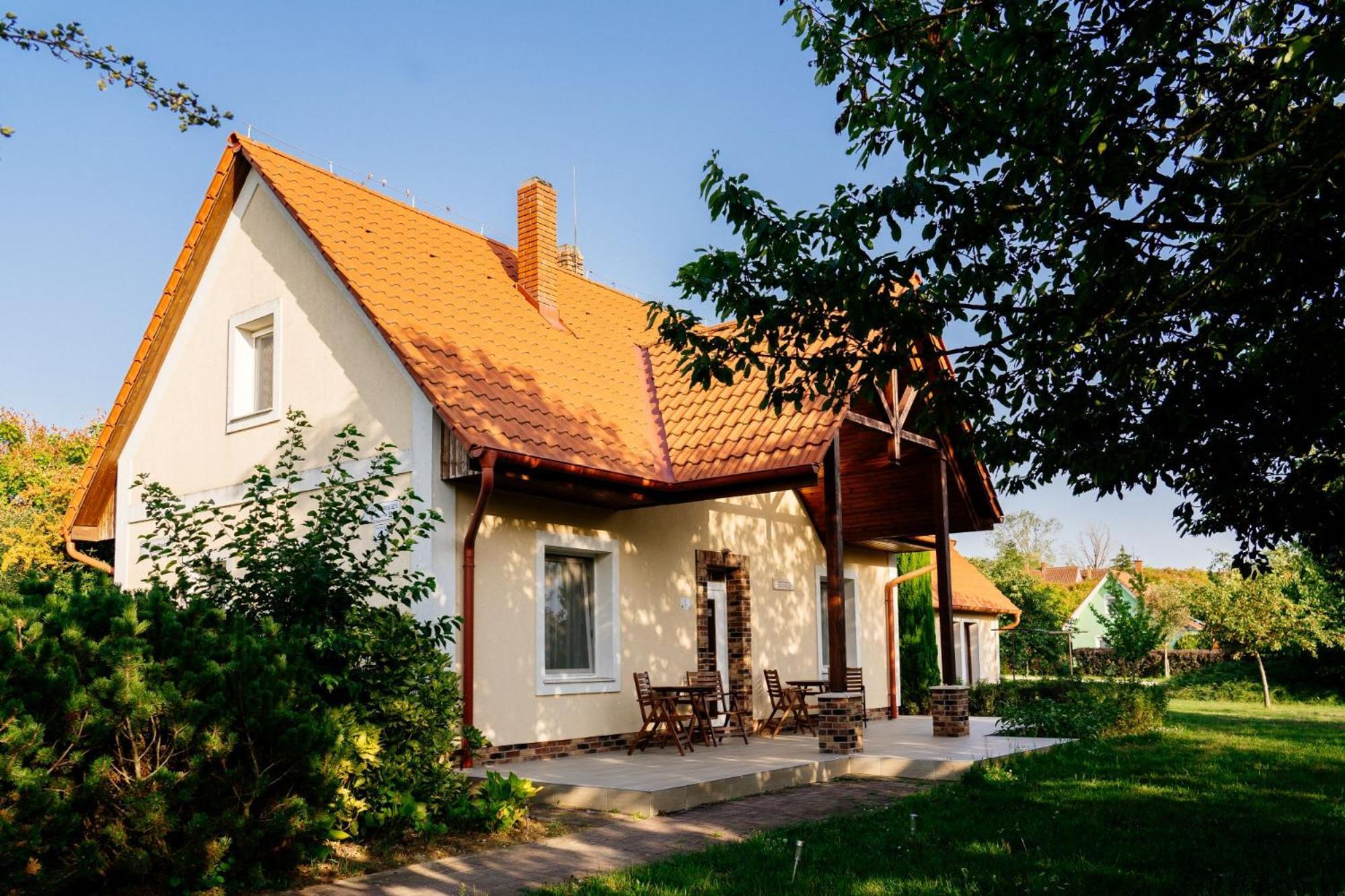 Gurudeva Bhavan Somogyvamos Экстерьер фото